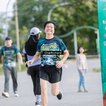 Runner Photo 8101034