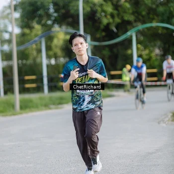 Runner Photo 8101038