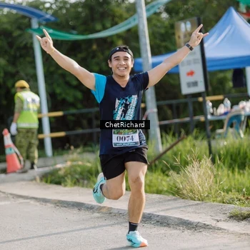 Runner Photo 8101111
