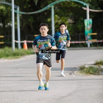Runner Photo 8101146