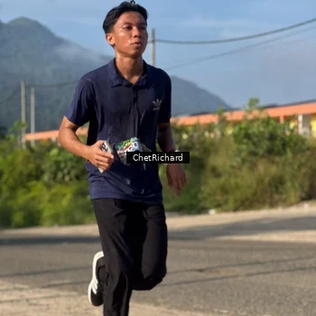 Runner Photo 8102002