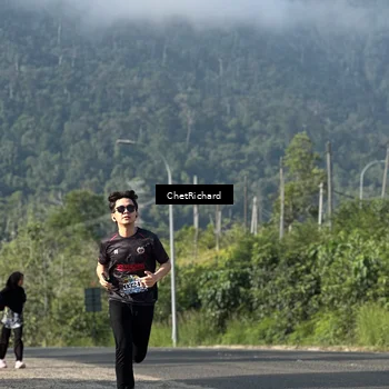Runner Photo 8102010