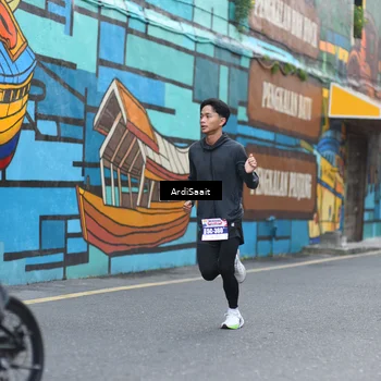 Runner Photo 8102402
