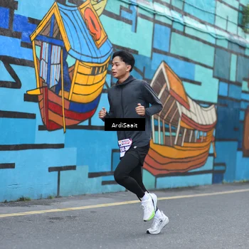 Runner Photo 8102414