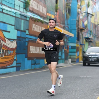 Runner Photo 8102504