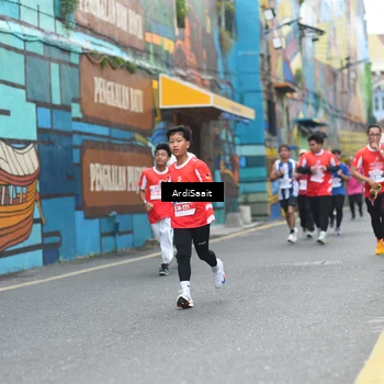 Runner Photo 8102802
