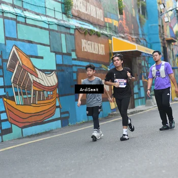 Runner Photo 8102875