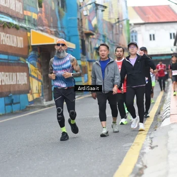 Runner Photo 8102954
