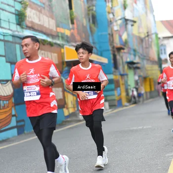 Runner Photo 8103005
