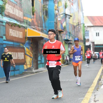 Runner Photo 8103068