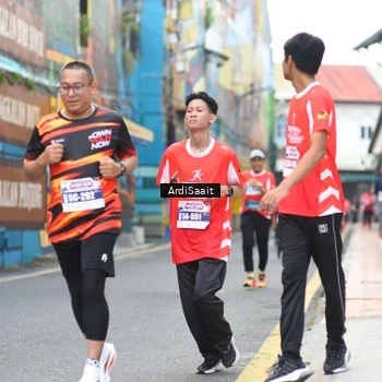 Runner Photo 8103082