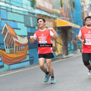 Runner Photo 8103312