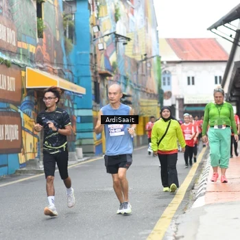 Runner Photo 8103316