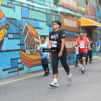 Runner Photo 8103370