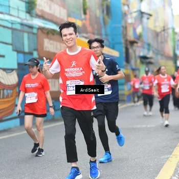 Runner Photo 8103502