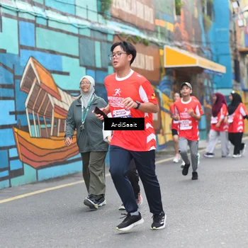 Runner Photo 8103573