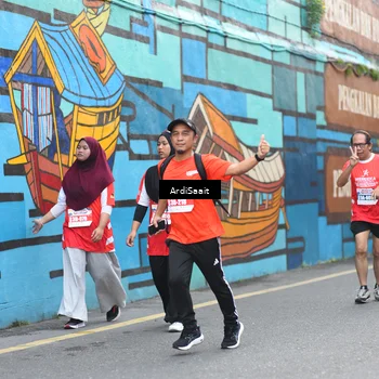 Runner Photo 8103593