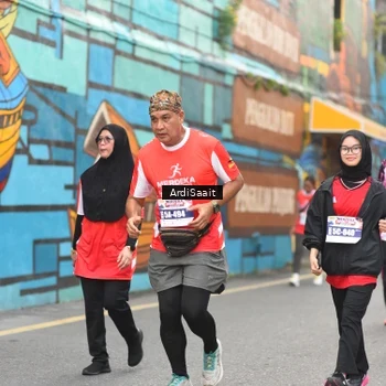 Runner Photo 8103635