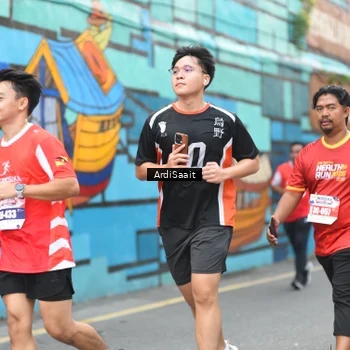 Runner Photo 8103695
