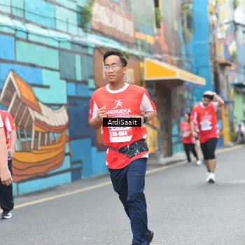 Runner Photo 8103768