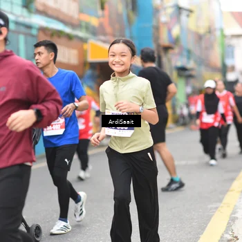 Runner Photo 8104003