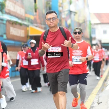 Runner Photo 8104672