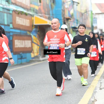 Runner Photo 8104773