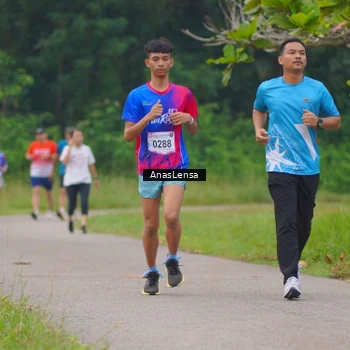 Runner Photo 8107451