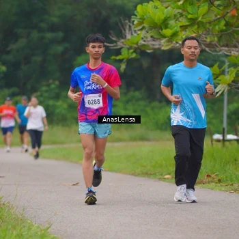 Runner Photo 8107455