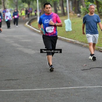 Runner Photo 8107653