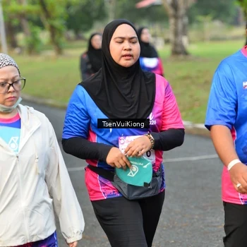 Runner Photo 8108001
