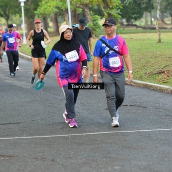 Runner Photo 8108030