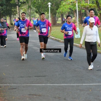 Runner Photo 8108034
