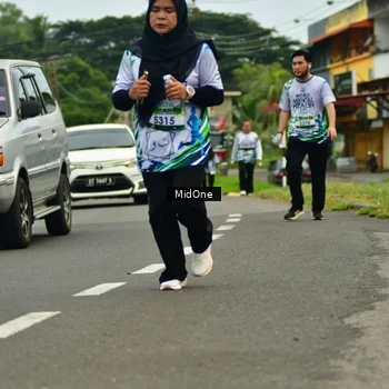 Runner Photo 8110024