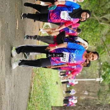 Runner Photo 8110112