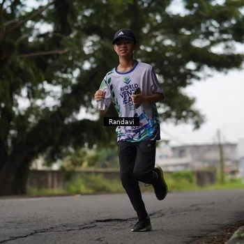 Runner Photo 8110701