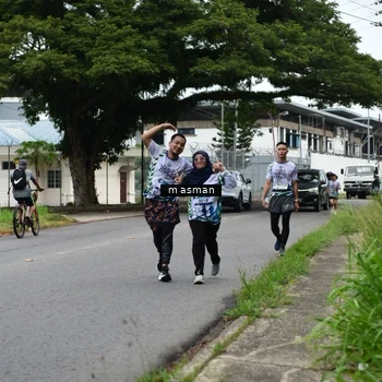 Runner Photo 8110749