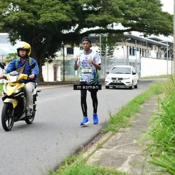 Runner Photo 8110918