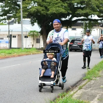 Runner Photo 8110998