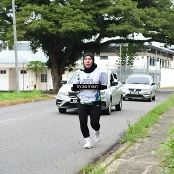 Runner Photo 8111000