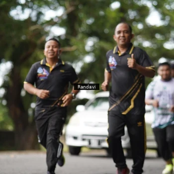 Runner Photo 8114918