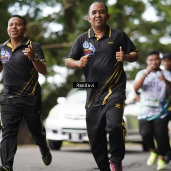 Runner Photo 8114933
