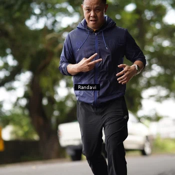 Runner Photo 8115003