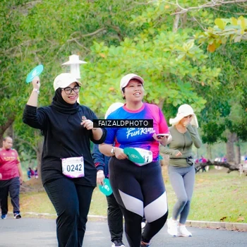Runner Photo 8119557