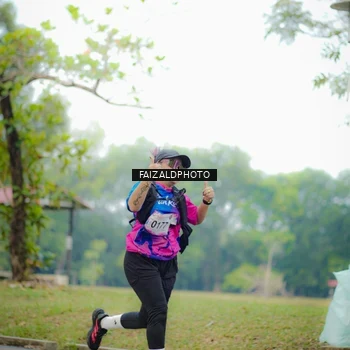 Runner Photo 8120004