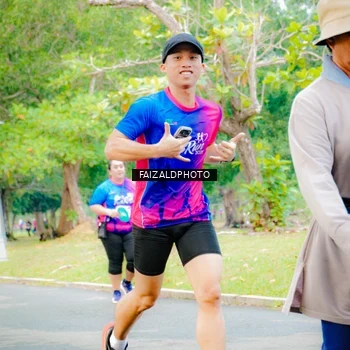 Runner Photo 8120103