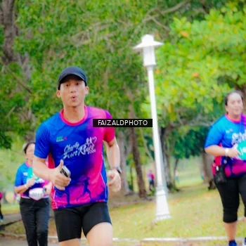 Runner Photo 8120106