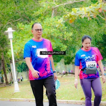 Runner Photo 8120109
