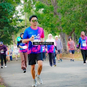 Runner Photo 8120145
