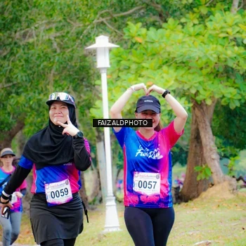 Runner Photo 8120200